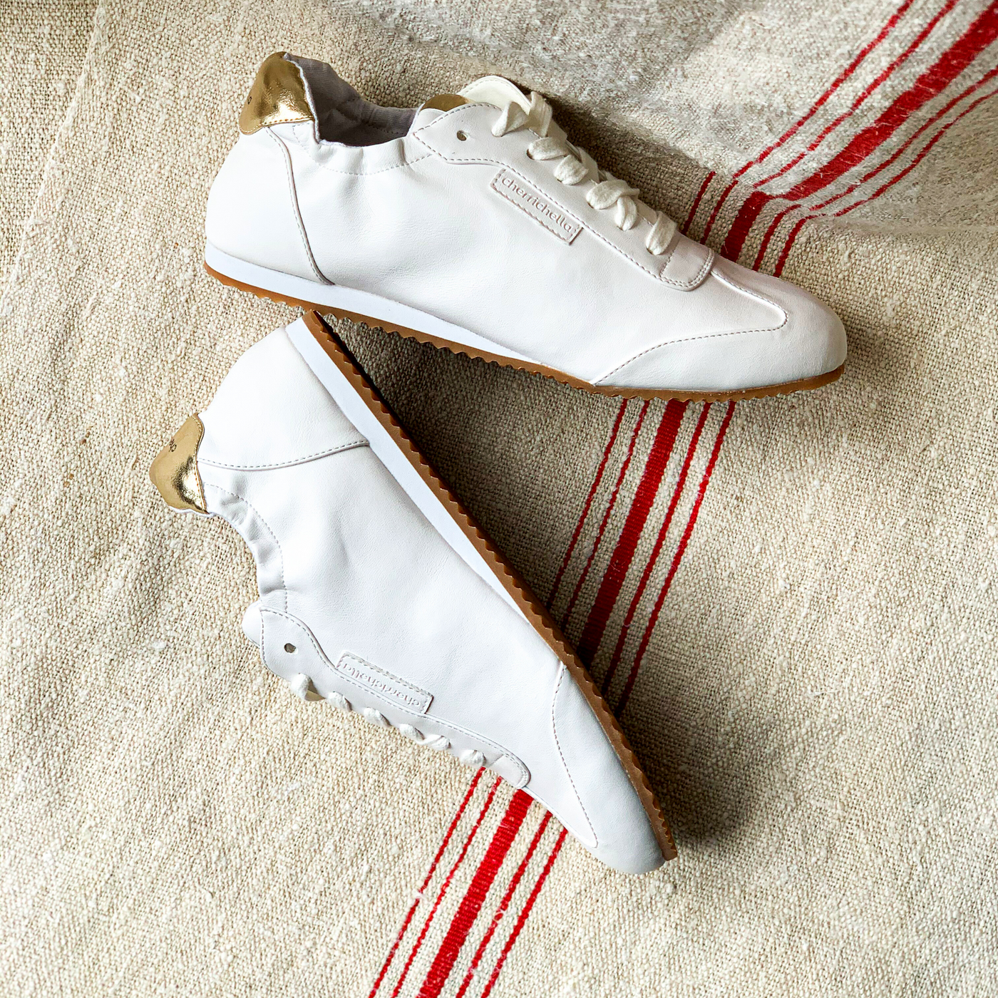 Womens white leather walking 2025 shoes